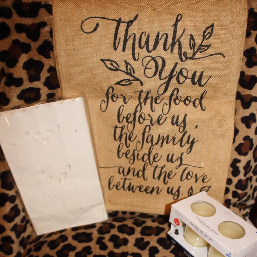 HP 6/21 DECOR, TABLE RUNNER, 2 CANDLES & BAG HEART